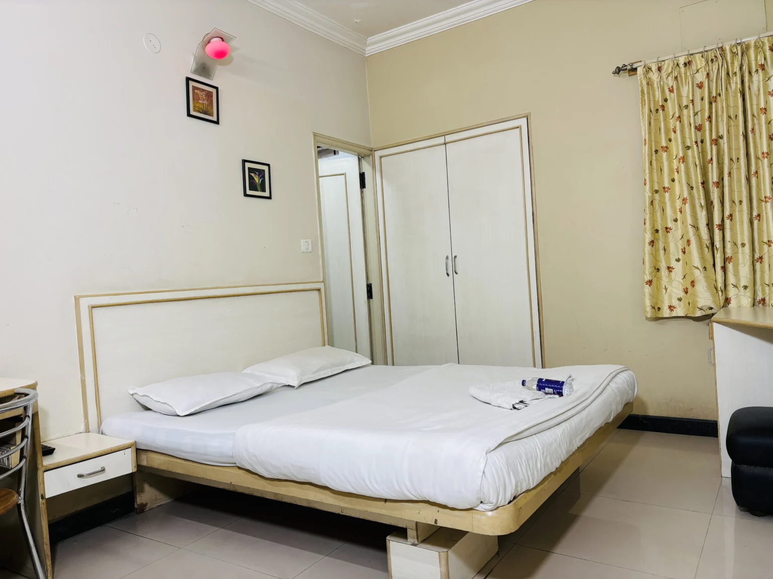 Hotel Rooms in Jayanagar