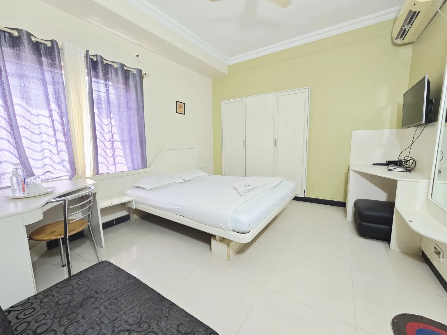 Lodge in Jayanagar 4th Block